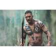 'É como se todo o meu corpo estivesse se desintegrando agora': Tom Hardy, aos 48 anos, admite desgaste físico causado pelos filmes de ação