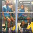 Preocupação com Neymar aumenta após jogador mancar em clínica