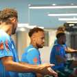 Neymar de duas a três semana fora, avisa médico da Seleção
