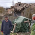Casal compra vila abandonada há 50 anos na Espanha para criar ecovila autossuficiente