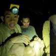 'Mãe, não precisa se preocupar': sobreviventes em caverna no Laos mandam mensagem para a família