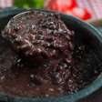 Como temperar seu feijão cozido para deixá-lo delicioso e grosso: o truque é usar este ingrediente