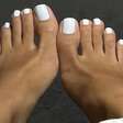 As quatro cores de pedicure que mais rejuvenescem os pés maduros