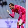 Goleiro muda data do casamento para disputar a Copa do Mundo