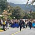 Torcedores cercam Granja Comary em último treino da Seleção antes da Copa