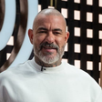'Gostei de fazer e devo fazer mais': hoje aos 51 anos, Henrique Fogaça, do 'MasterChef Brasil', investiu em tratamento para melhorar a firmeza da pele