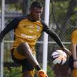 Arboleda exige reintegração ao elenco do São Paulo em até 48 horas