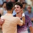 Djokovic posta foto com João Fonseca e diz que partida foi 'uma batalha épica'