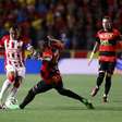 Presidente do Náutico é levado à delegacia após agredir torcedor do Sport