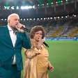 Após virar piada, Alcione explica confusão com Belo na hora do hino nacional no Maracanã