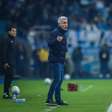 Luis Castro descarta pedido de demissão no Grêmio após vaias
