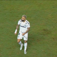 Gabigol marca e é expulso após gesto obsceno