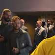 Seleção visita museu da CBF antes do embarque e busca inspiração nos cinco títulos mundiais
