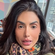 Apresentadora da TV Fama é expulsa de hotel após multa por fumar no quarto e denuncia golpe em NY