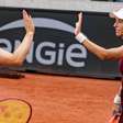 Luisa Stefani vai à semifinal em Roland Garros de forma inédita
