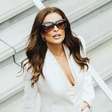 Juliana Paes exibe look de alfaiataria descomplicada em Roland Garros; bolsa custa R$ 22 mil