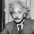 Albert Einstein, físico: "Uma vida calma e modesta traz mais felicidade do que a busca do sucesso combinada com uma constante inquietação"