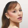 Em busca do nº1, Ariana Grande vende single a cappella, instrumental e "ao vivo no ensaio"