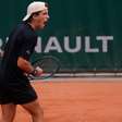Leonardo Storck derruba 8º do mundo em batalha e vai às quartas em Roland Garros