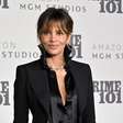Nem bolo, nem pão branco: doença sem cura fez Halle Berry, hoje aos 59 anos, adotar dieta cetogênica; atriz toma uma taça de vinho por dia. 'Me ajudou a ficar em forma'