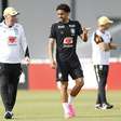 Ancelotti saca Paquetá e faz dois testes na seleção brasileira em treino sem Neymar em campo