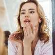 Lábios secos, hábito inconsciente: O que a ciência explica sobre lamber os lábios