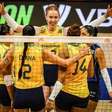 Brasil, em jogo com apagão, vence a Holanda na estreia