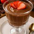 Mousse rápida de chocolate cremosa e fácil de fazer