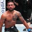 Brasileiro rouba a cena e arranca o shorts em comemoração após vitória no UFC Vegas 118; assista ao vídeo