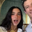 Casamento de Dua Lipa: lembrancinhas de luxo para convidados teriam custado R$ 2,2 milhões