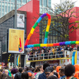 Marcas mantêm presença na Parada LGBT+ em meio ao recuo de patrocinadores