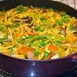 Yakisoba: receita oriental, rápida, com frango e vegetais