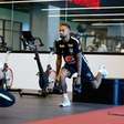 Neymar apresenta evolução em recuperação, mas segue sem prazo para voltar aos treinos