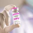 Jovens têm até 30 de junho para se vacinar contra o HPV em Porto Alegre