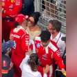 Hamilton é flagrado beijando Kim Kardashian após GP de Mônaco