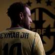 Camisa do Brasil é eleita a segunda mais bonita da Copa por site americano; veja o ranking