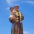 O santo casamenteiro ouve: as simpatias de Santo Antônio para o amor