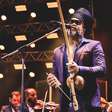 Carlinhos Brown e Orquestra Ouro Preto materializam a 'afrossinfonicidade'