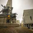 Iniciada mais uma etapa de limpeza e manutenção de monumentos em Porto Alegre