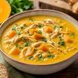Caldo de abóbora com frango: a receita cremosa e nutritiva que conquista nos dias frios