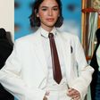Sabíamos que alfaiataria era chique, mas estes 37 looks de Bruna Marquezine, Marina Ruy Barbosa, Lady Di e mais famosas com smoking completo ou blazer redefiniram a elegância