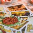 O que perguntar ao tarot? Veja exemplos para trabalho, amor e dinheiro