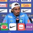 'Não dá para dar muita porrada', brinca Raphinha sobre corredor polonês em aniversário de Ancelotti