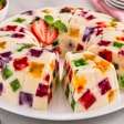 Essa gelatina colorida fit fica linda na mesa e leva poucos ingredientes