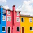 A revolução das cores: Por que as pessoas cansaram de morar em casas que parecem consultórios