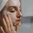 Cansou da rotina de 10 passos? Este novo movimento de skincare que está esvaziando as prateleiras