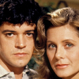 Lançado em 1985, este perfume importado foi protagonista no início de namoro dos meus pais; minha mãe usa até hoje em ocasiões especiais