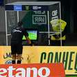 Regras do futebol mudam a partir de hoje com o início da Copa; saiba como será protocolo do VAR e combate ao antijogo