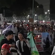 Famílias de desaparecidos marcham em direção ao estádio do México em meio à abertura da Copa