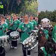 Com música, torcedores mexicanos fazem festa nos arredores do estádio Azteca